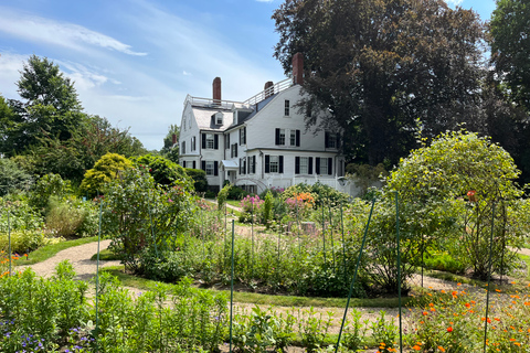 Boston: Guided Day Trip to Salem by Ferry with Witch Museum