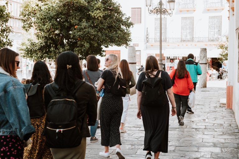 Sevilla: begeleide wandeling door de wijk Santa CruzRondleiding door de Joodse wijk van Sevilla in het Spaans