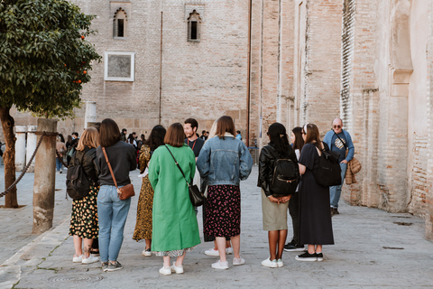 Sevilla: begeleide wandeling door de wijk Santa CruzRondleiding door de Joodse wijk van Sevilla in het Engels