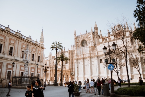 Sevilla: begeleide wandeling door de wijk Santa CruzRondleiding door de Joodse wijk van Sevilla in het Engels
