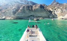 Cagliari: Boat Tour with 4 Swim Stops, Snorkel, and Prosecco