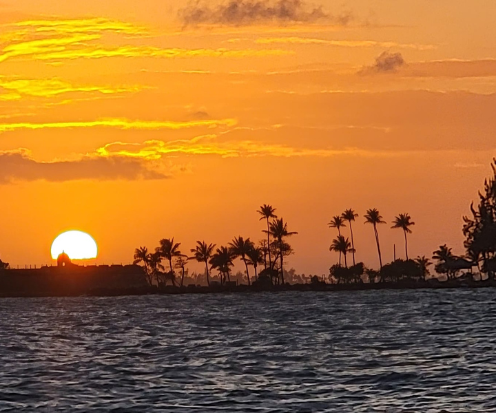Old San Juan: Sunset Cruise with Drinks and Hotel Pickup