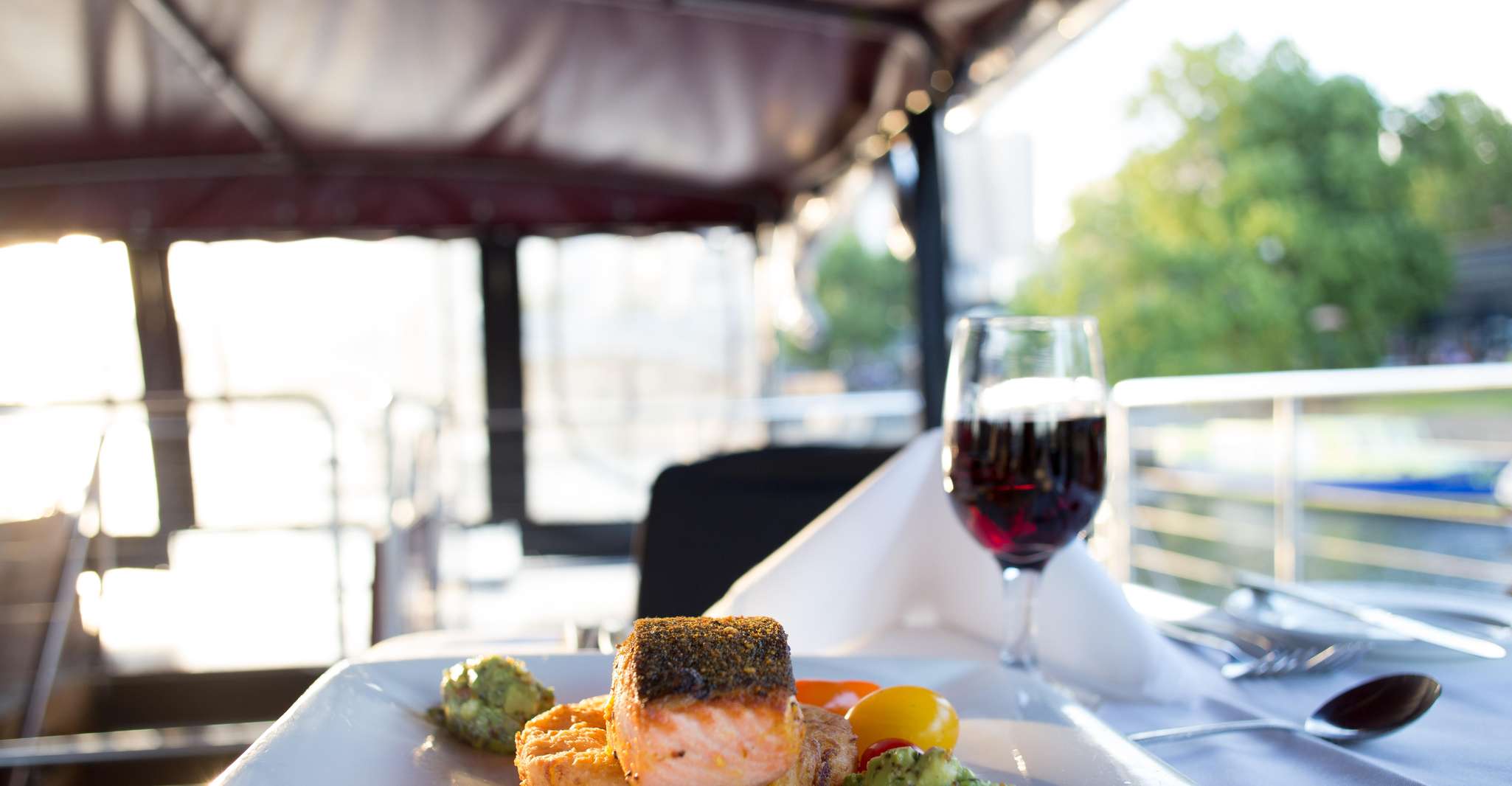 Melbourne: 4-Course Dinner Cruise with Drinks photo 6