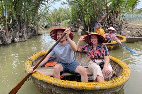 Hoi An Basket Boat Ride dans la forêt de cocotiers d'eauHoi An Basket Boat Ride dans la forêt de cocotiers