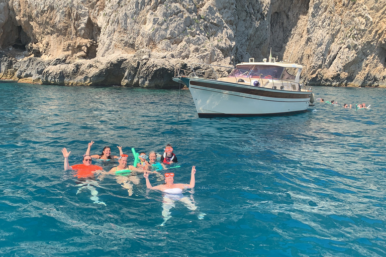 Depuis Sorrente : Excursion d&#039;une journée sur la côte amalfitaine en bateauDepuis Sorrente : journée en bateau sur la côte amalfitaine