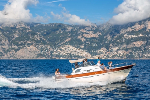 Crucero privado de día completo por la costa de Positano y Amalfi