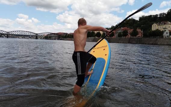 Prag: SUP Paddleboard Tour auf der Moldau