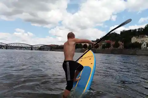 Prag: SUP Paddleboard-tur på Vltava-floden