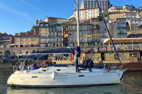 Porto: Private Charming Sailboat Tour on the Douro River