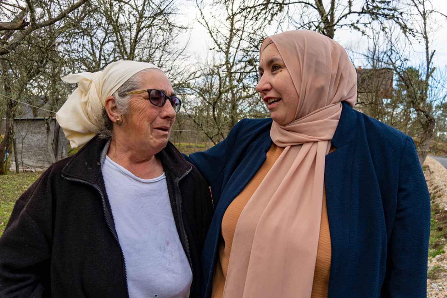 スレブレニツァ虐殺の歴史と地元の家庭ランチ