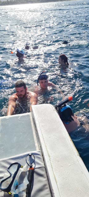 Tamarin Nado Y Snorkel Con Delfines Almuerzo Isla De Benitiers