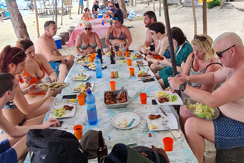 Tamarin: pływanie i nurkowanie z delfinami, lunch na wyspie BenitiersWspólna wycieczka