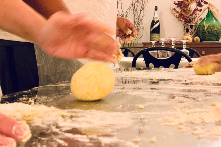 Rome : Cours de cuisine sur les pâtes et le Tiramisu dans un restaurant local