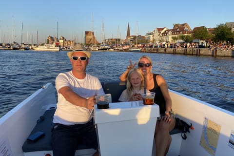 Rostock: electric boats - without driving licence - 6 people