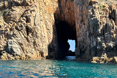 Cargèse : Croisière dans les grottes marines avec Girolata Stop