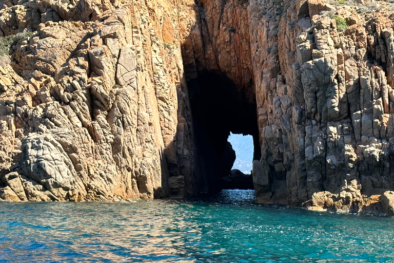 Cargèse: crociera nella grotta marina con nuoto e snorkeling con fermata Girolata