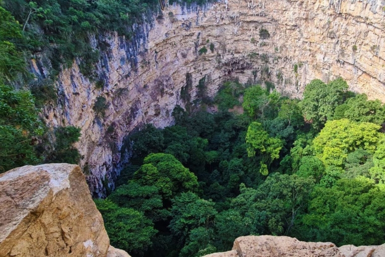 San Cristobal: Sima de las Cotorras & Aguacero-watervallenOphalen in San Cristóbal de las Casas