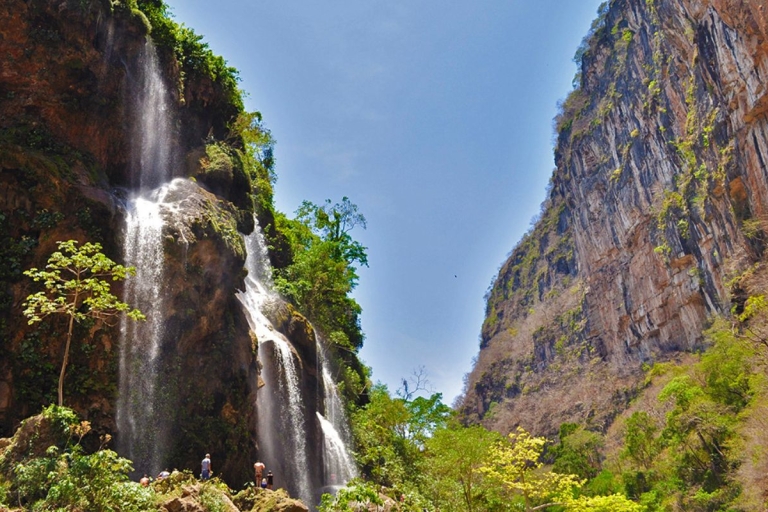 San Cristobal: Sima de las Cotorras & Aguacero Waterfalls Pickup in San Cristóbal de las Casas