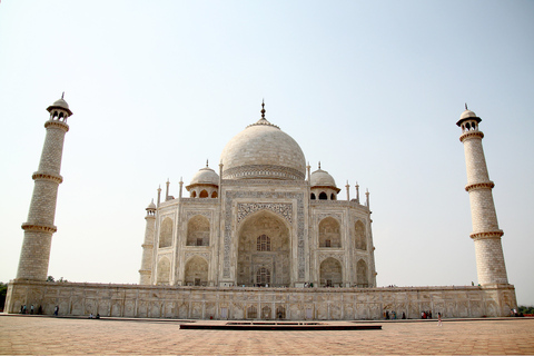 Vanuit Delhi: Private Taj Mahal en Agra Fort Tour per auto