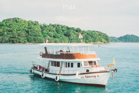 Phuket: James Bond Island og kanotur i dagstur med båd