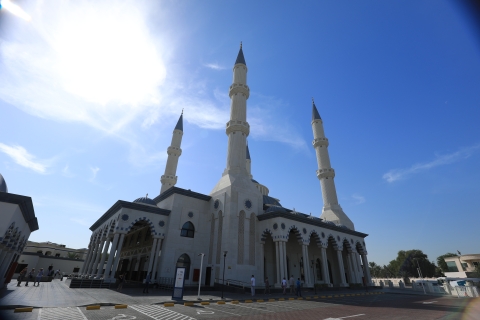 Dubaj: półdniowa wycieczka z biletem do Błękitnego Meczetu i Burdż ChalifaWspólna wycieczka w języku niemieckim lub hiszpańskim