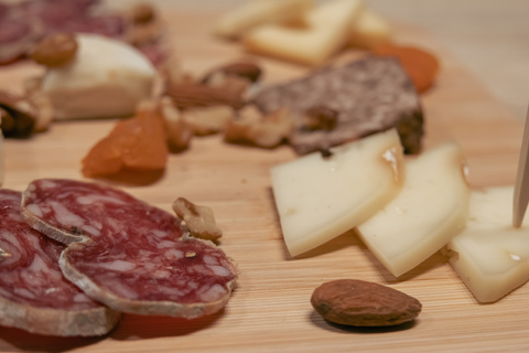 Bordeaux: Wine Masterclass with Cheese and Charcuterie BoardMasterclass in English