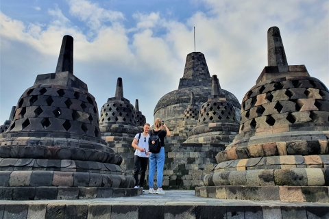 Vanuit Yogyakarta: Borobudur (klim naar de top) en PrambananPrivétour met kaartjes om te klimmen en naar binnen te gaan inbegrepen