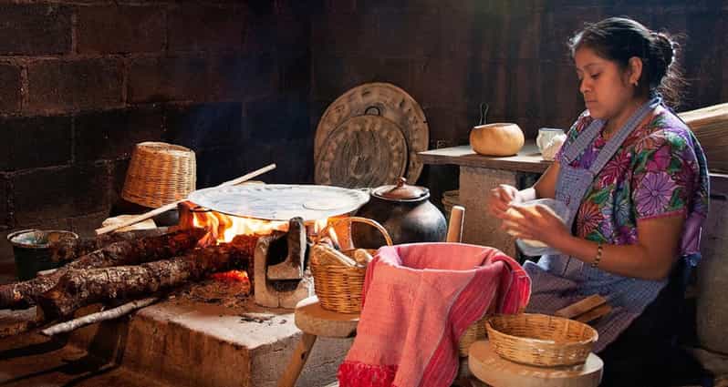 From San Cristobal: Zinacantán and San Juan Chamula Tour