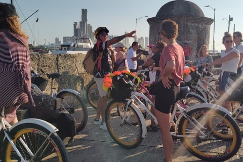 Cartagena: Wycieczki rowerowe po mieścieWspólna trasa graffiti i sztuki grupowa z miejscem spotkania