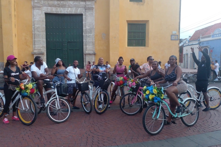 Cartagena: tours en bicicleta por la ciudadCompartido: ruta artística y grafitis (punto de encuentro)