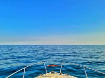 Taggia: Tour turistico di Sanremo in motoscafo con soste per nuotare