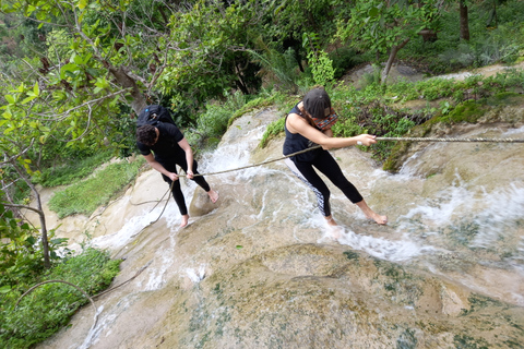 Caminata a la Cascada Pegajosa y Paseo en Bicicleta de Montaña hasta la Presa de Mae Kuang