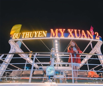 Da Nang: Scenic Han River Night Cruise On My Xuan Cruise.