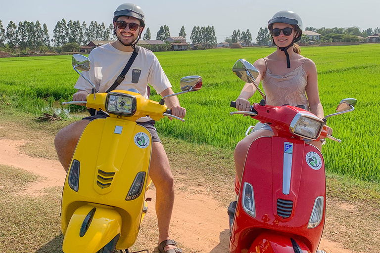 Siem Reap: Floating Village Sunset Boat Guided Vespa Tour