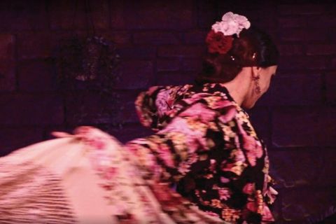 Seville: Triana Tablao Flamenco Show with Drink