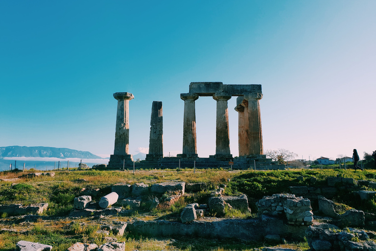 Atenas: Delfos Excursión privada de un día con guía y traslado al hotel