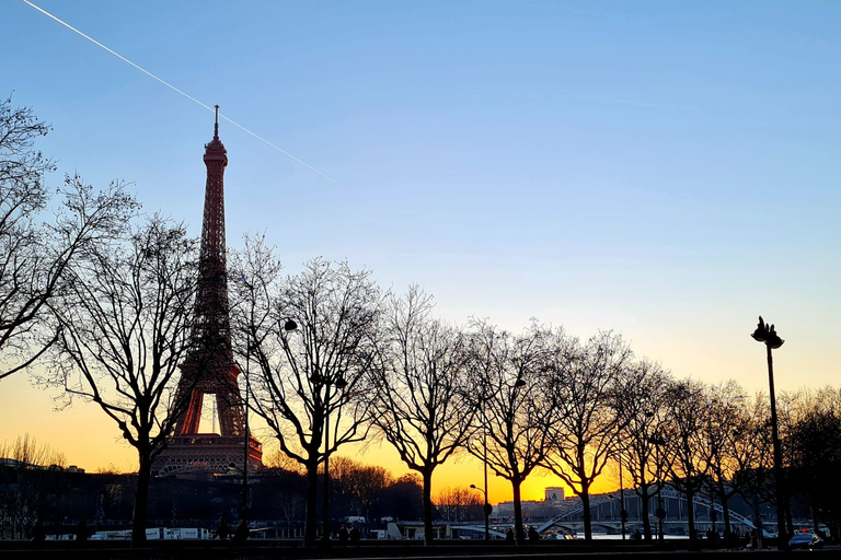 Paris: Emily in Paris Guided City Tour