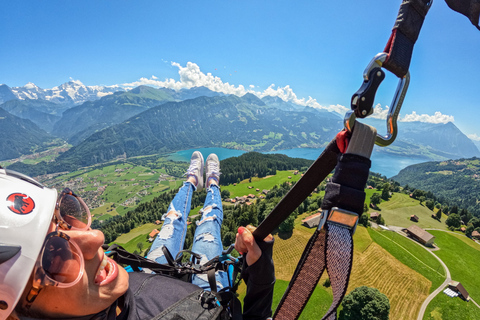 Interlaken: Volo in parapendio tandem con pilotaInterlaken: parapendio in tandem con pilota