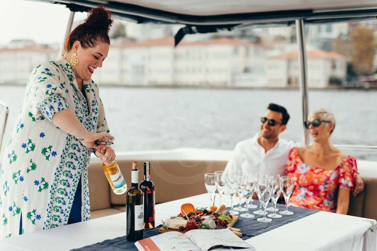 Istanbul : Dégustation de vins de luxe sur un yacht privé