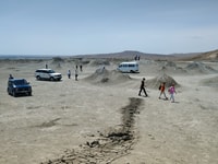 Gobustan Rock Arts, Schlammvulkane und Ateshgah Tour - Hizvo