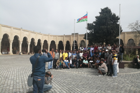 Gobustan-rotskunsten, moddervulkanen en Ateshgah-tourGobustan-rotskunsten en moddervulkanentour