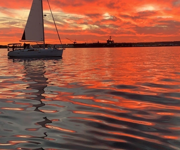 San Diego: San Diego Bay Sunset & Daytime Sailing Experience