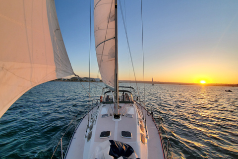 San Diego: San Diego Bay Sonnenuntergang und Segeln bei TagSegelerlebnis in der Bucht von San Diego