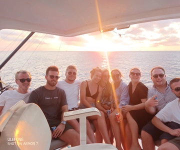 Curacao: Sunset Boat Trip with Snacks and Drinks