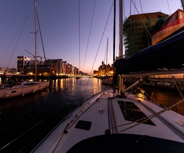 Gdansk: Scenic Evening Yacht Cruise with Welcome Drink