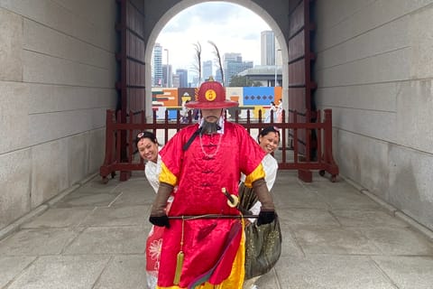 Seoul: City Highlights Tour and Palace Historical Experience
