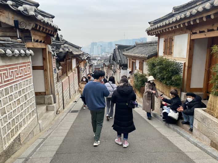 Seoul: City Highlights Tour and Historical Palace Experience | GetYourGuide
