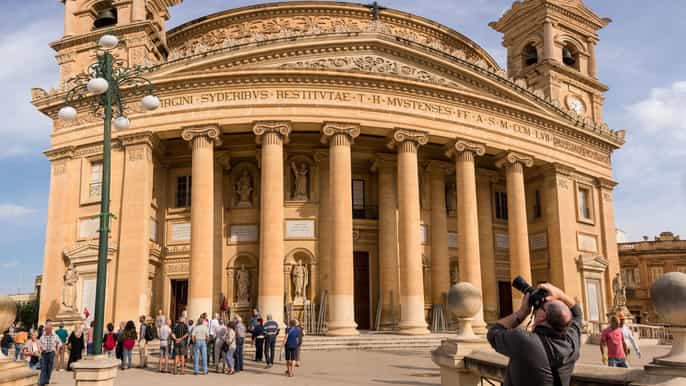 Mosta: Visita a lo más destacado de la ciudad con almuerzo buffet