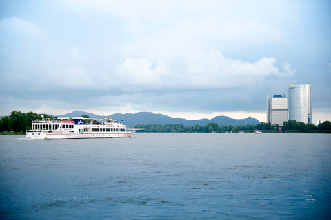 Bonn: Abendliche Sightseeing-Kreuzfahrt auf dem Rhein