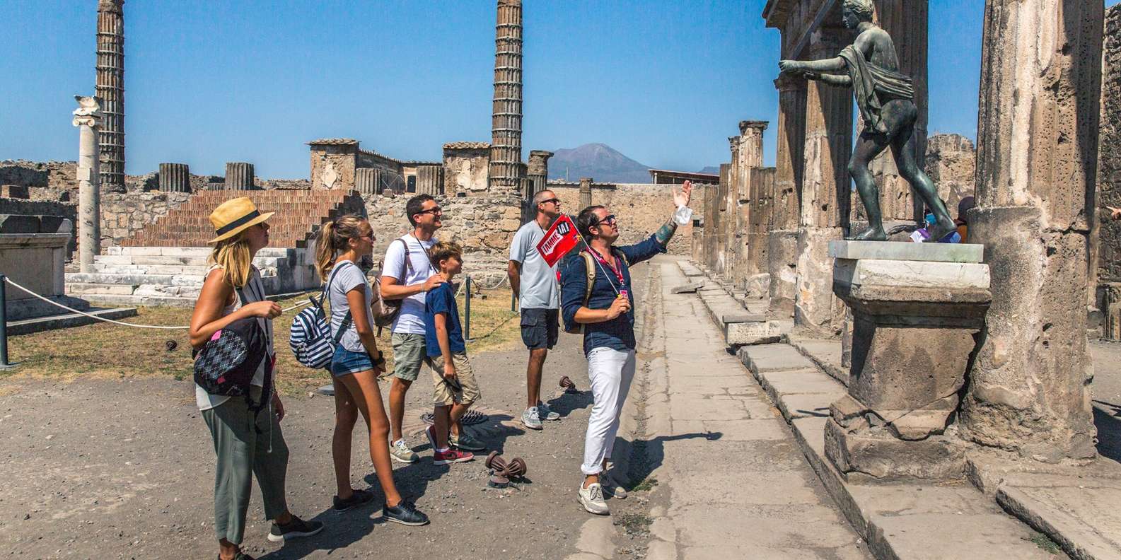 Naples or Sorrento: Full-Day Pompeii and Mount Vesuvius Tour